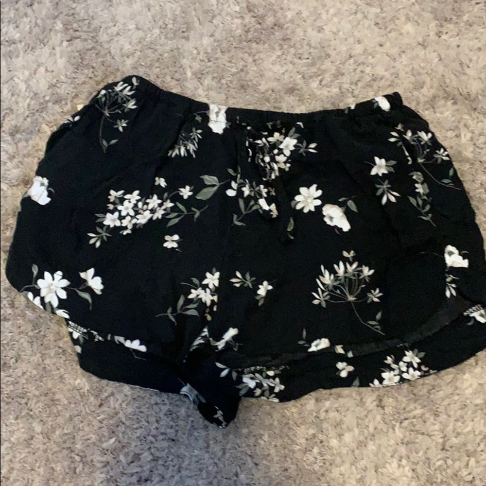 Brandy Melville Printed Shorts